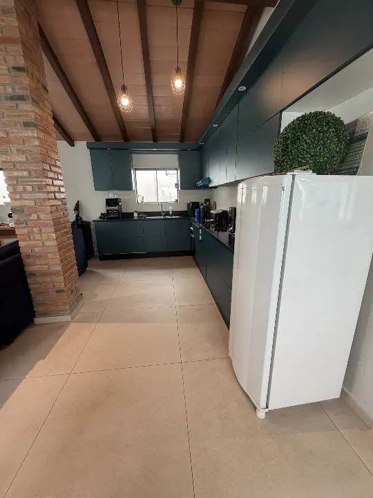 Casa en venta en Concordia — 250 m² con piscina, a pasos del Colegio Francés