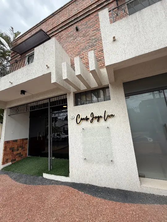 Casa en venta en Concordia — 250 m² con piscina, a pasos del Colegio Francés