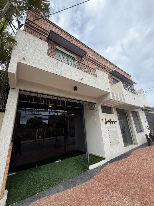 Casa en venta en Concordia — 250 m² con piscina, a pasos del Colegio Francés