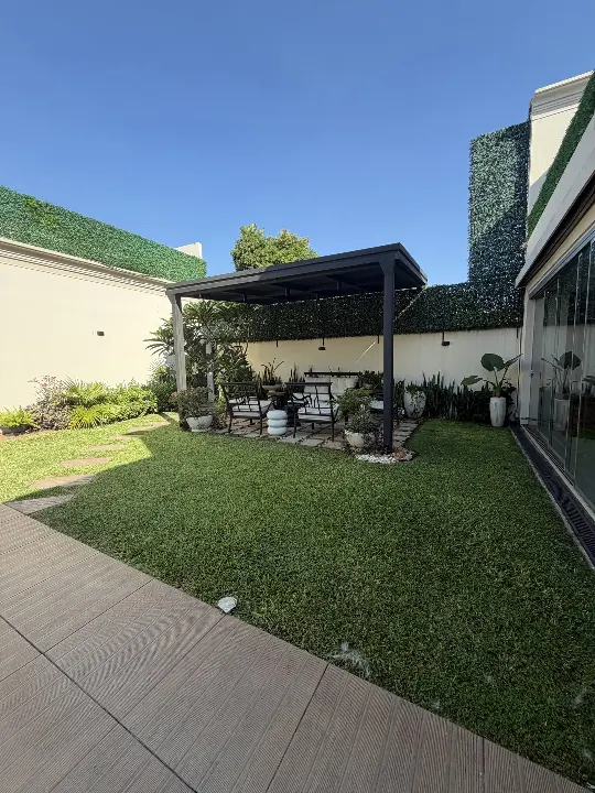 Hermosa casa en Barrio Herrera